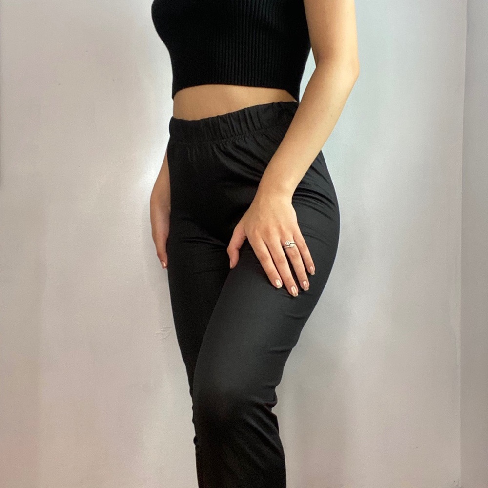 black high waisted leggings with ankle zipper